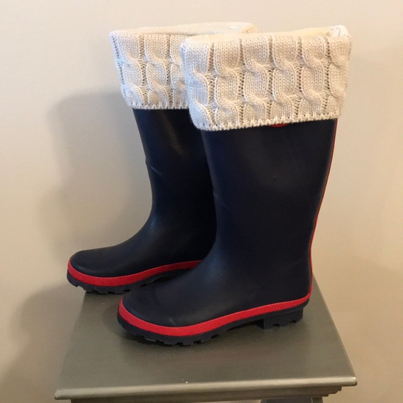 serra rain boots